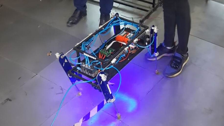 Pneumatic Robot Quadruped